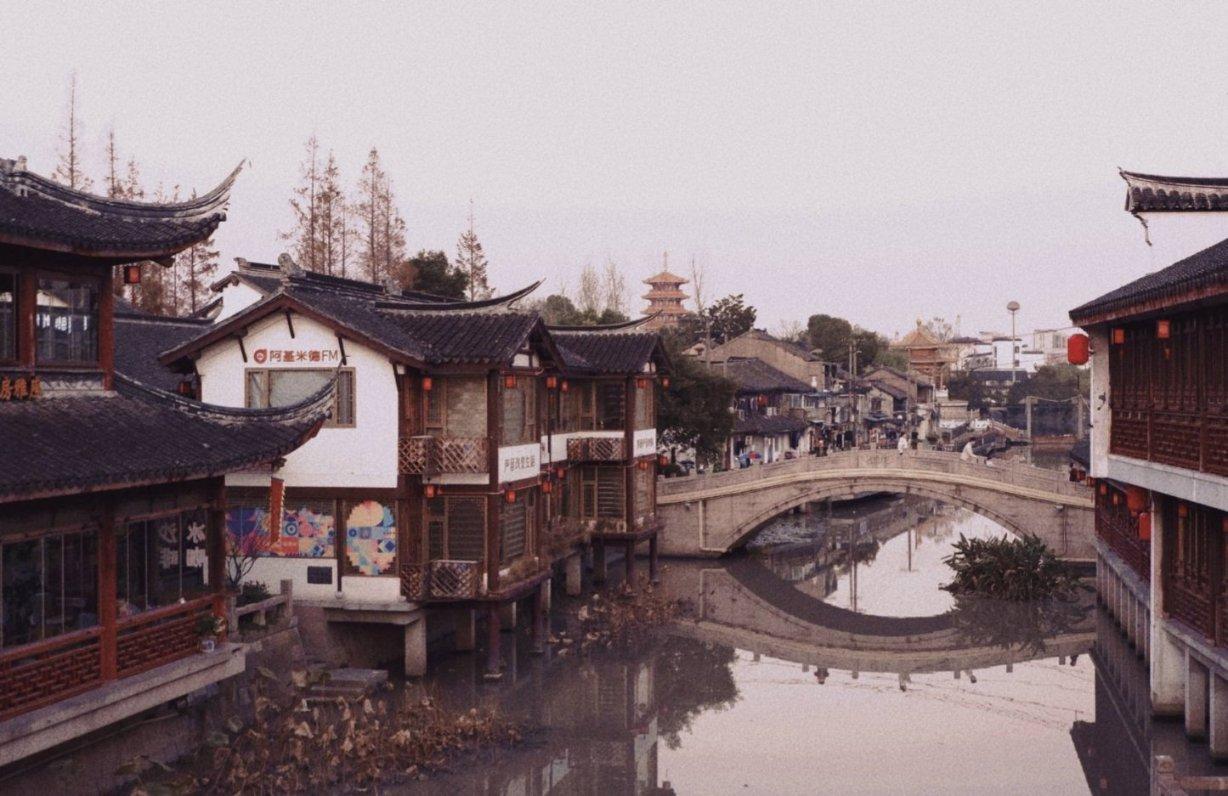 纸箱是怎样大字符喷码的_纸箱喷码机